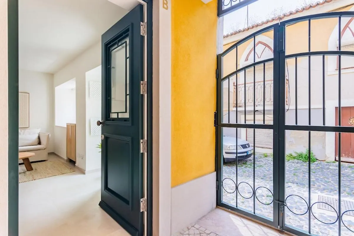 Lapa Getaway Studio With Swimming Pool Lisbon Portugal