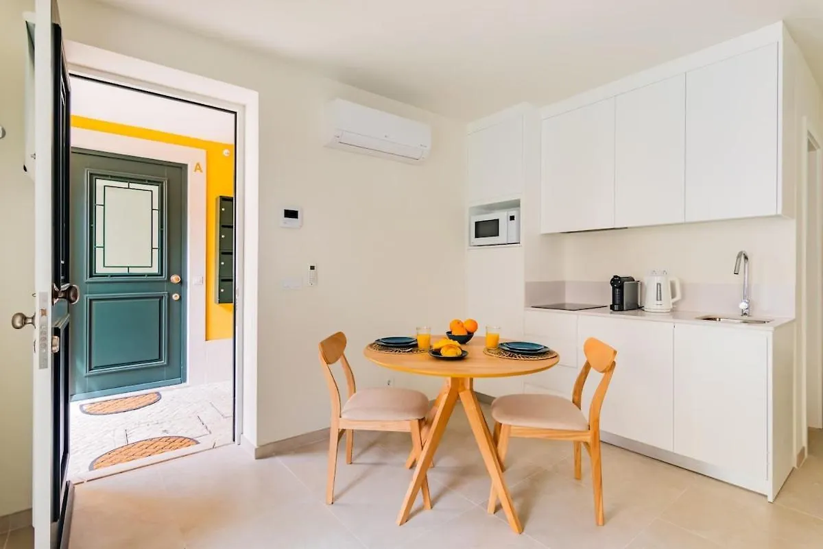 Lapa Getaway Studio With Swimming Pool Lisbon