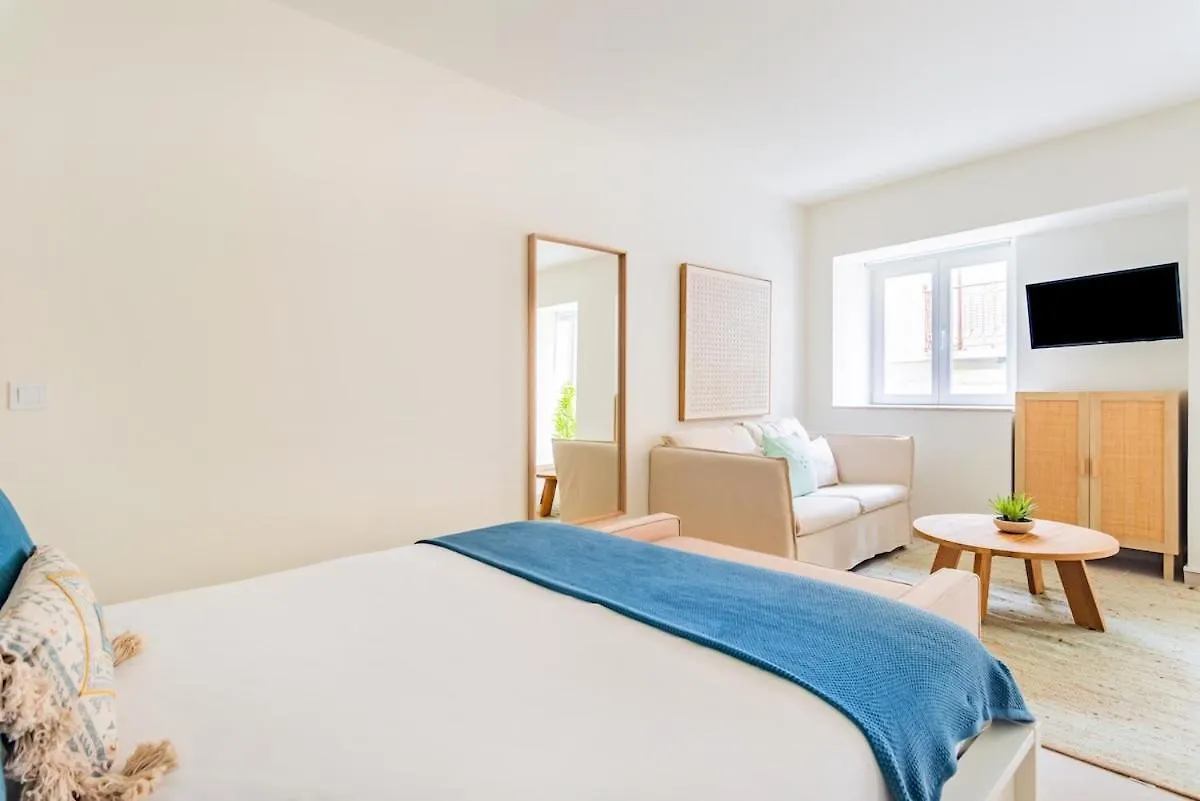 Lapa Getaway Studio With Swimming Pool Lisbon